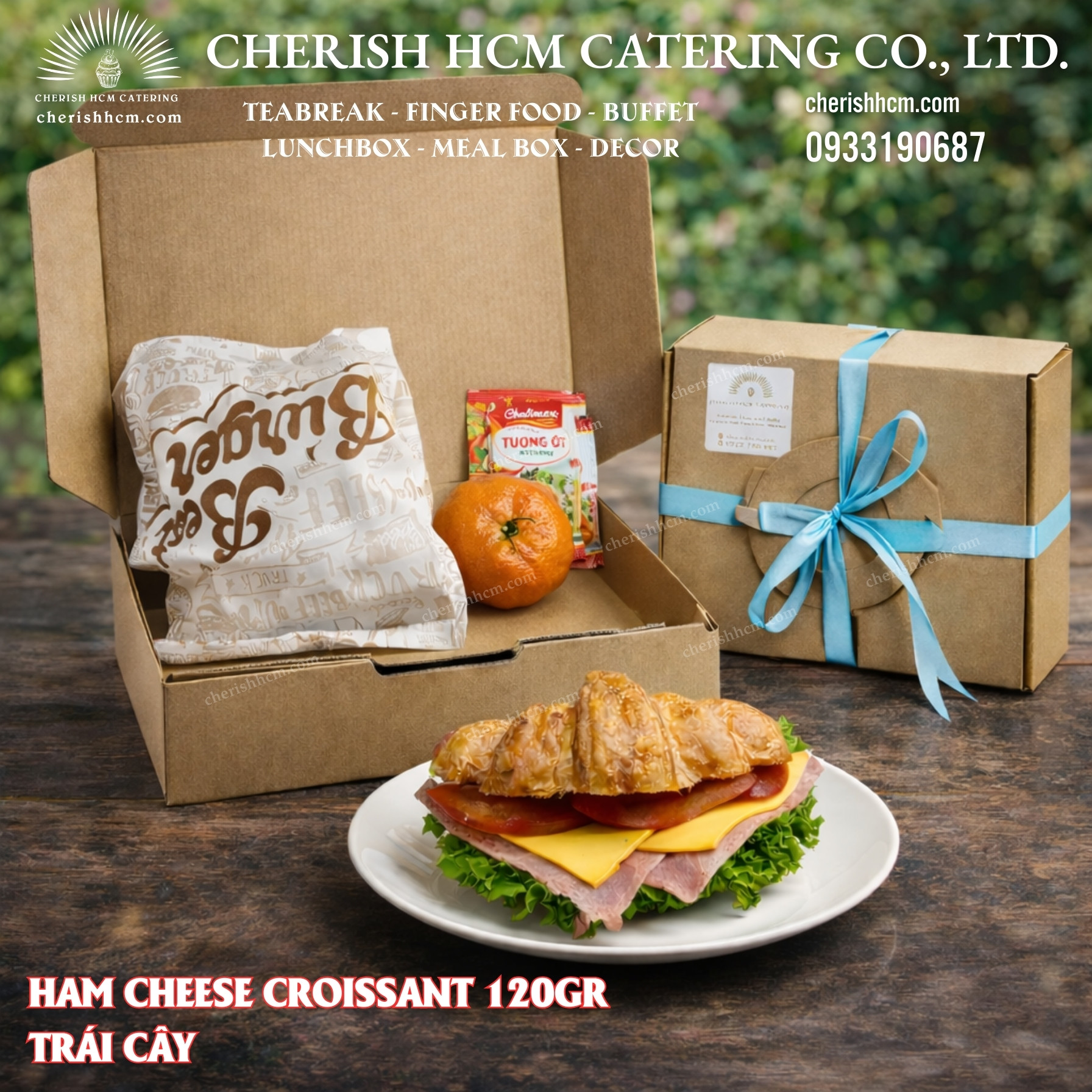 Phần ăn Sáng Croissant và Trái cây/ Fruits and Croissant Breakfast box