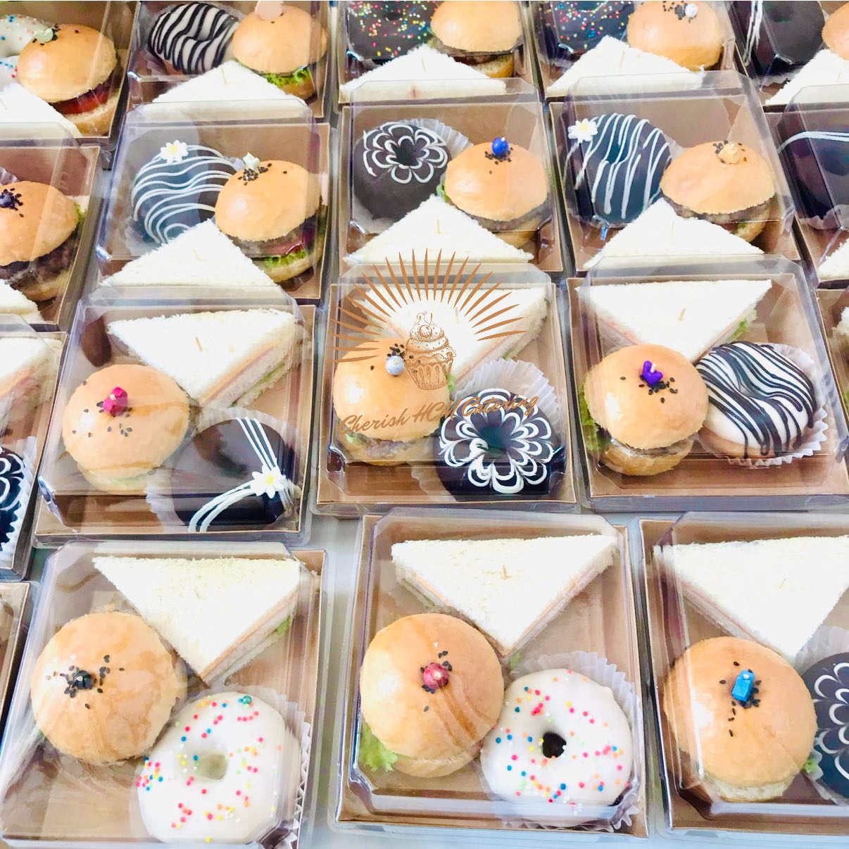 Teabreak Box- Start 3 bánh mặn/ngọt