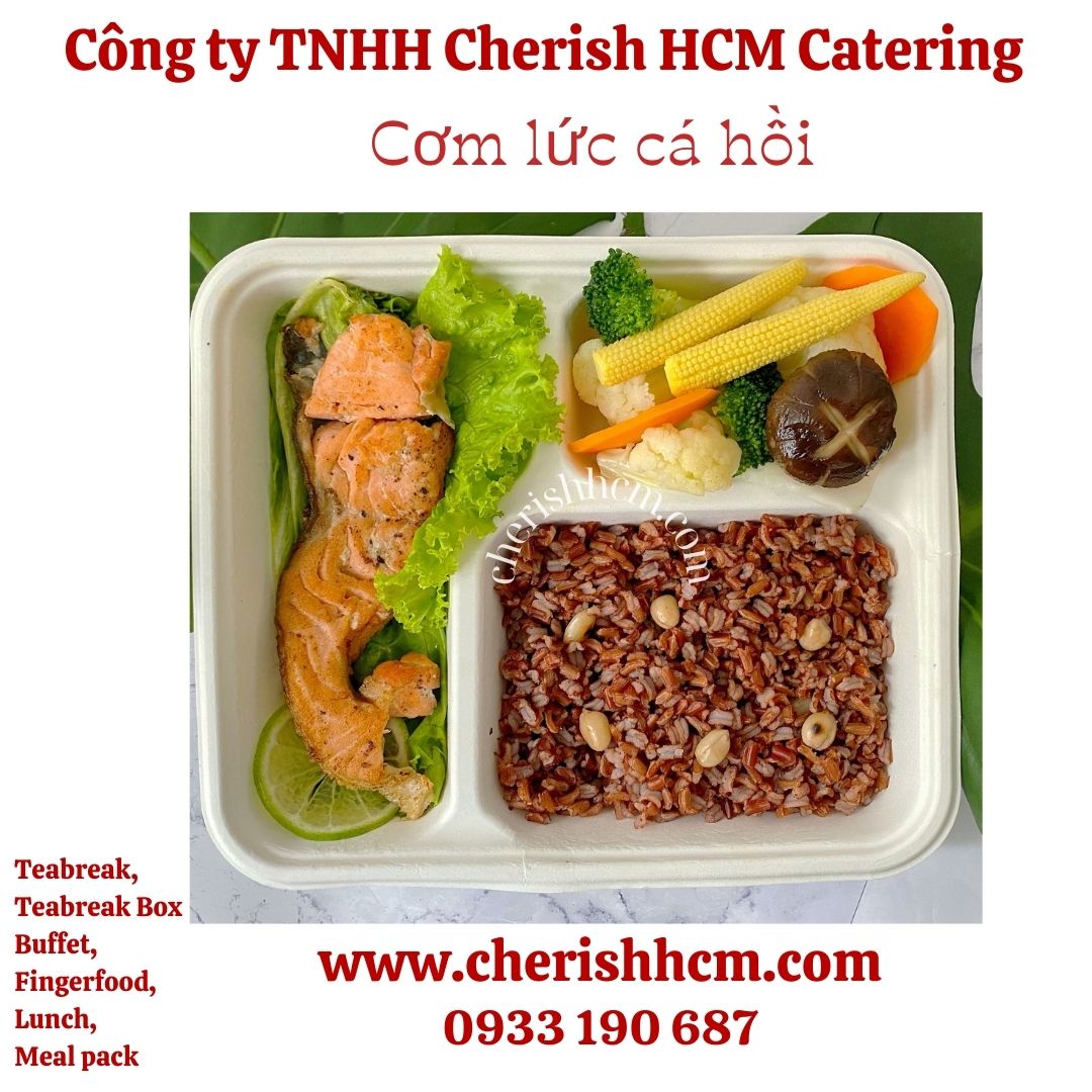 Lunch box- Cơm gạo lức đậu phộng cá hồi