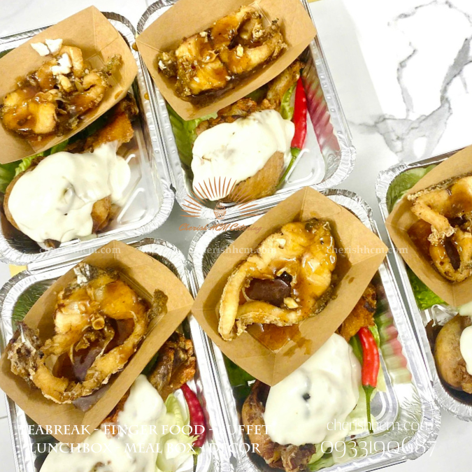 Cơm Gà sốt mayo, Cá chẽm phi lê sốt tiêu