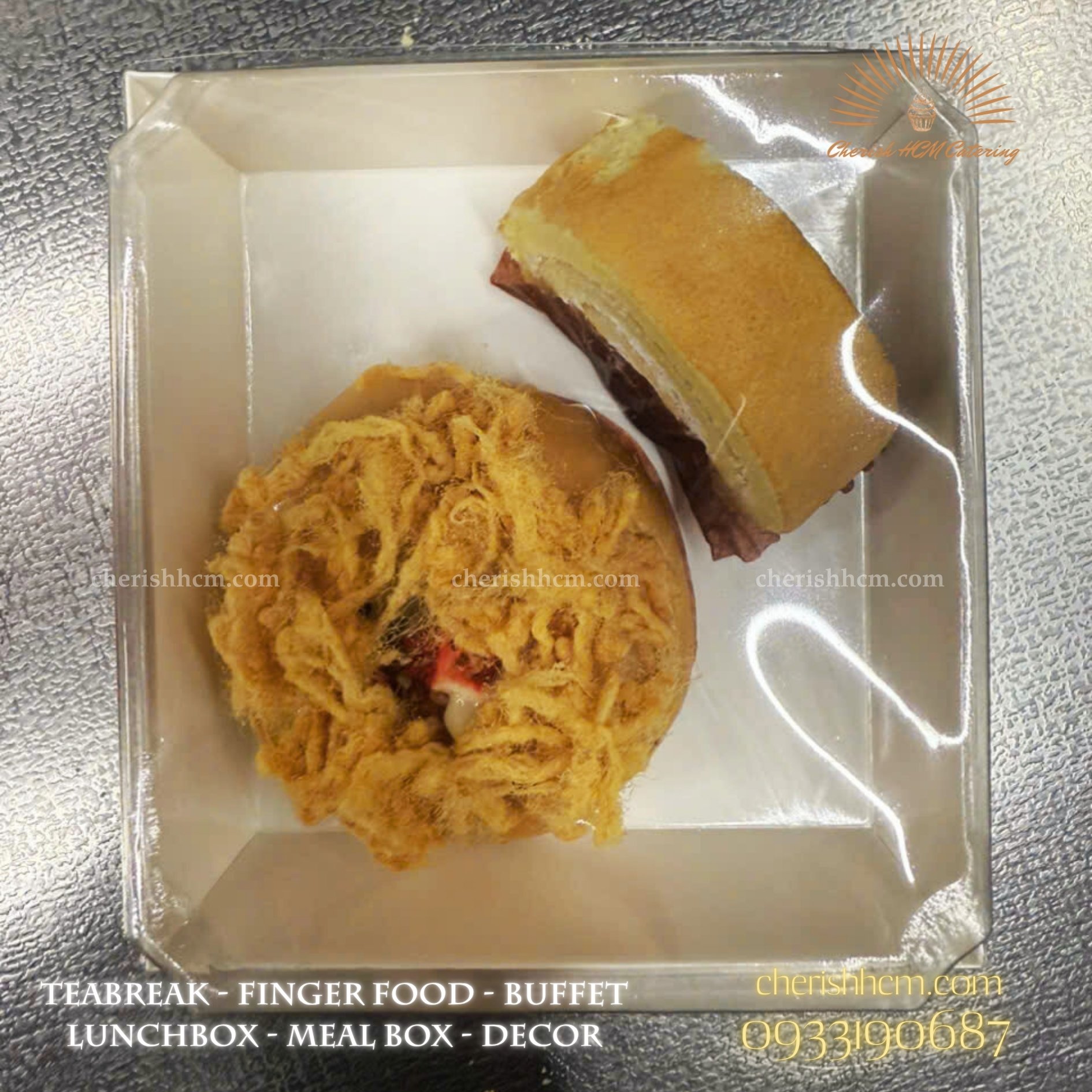 Box Dazzling - 1 bánh mặn 1 bánh ngọt