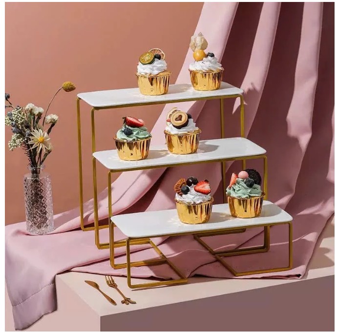Giá Kệ Tầng Đựng Bánh Vàng Gold Kèm Đĩa Sứ - Giao hàng sau 5-7 ngày, có xuất VAT