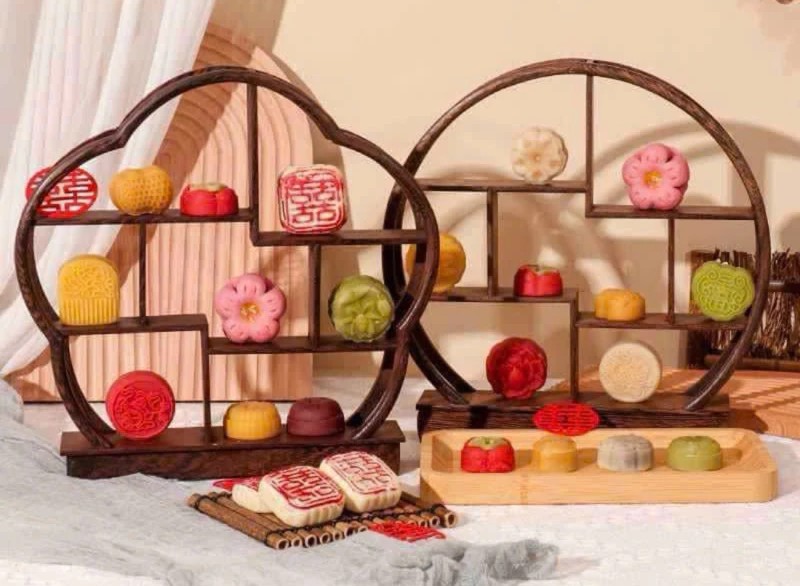 Kệ gỗ hoa mai decor tiệc cưới, tiệc teabreak