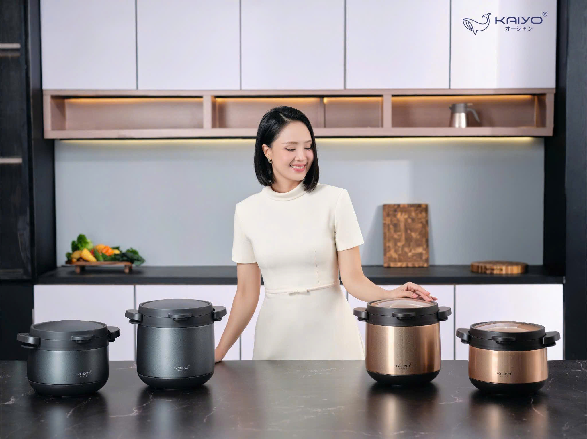 Nồi ủ chân không 2 tay cầm Kitchen Mate Kaiyo, dung tích 4,5L, màu vàng [mã KTC-6896]