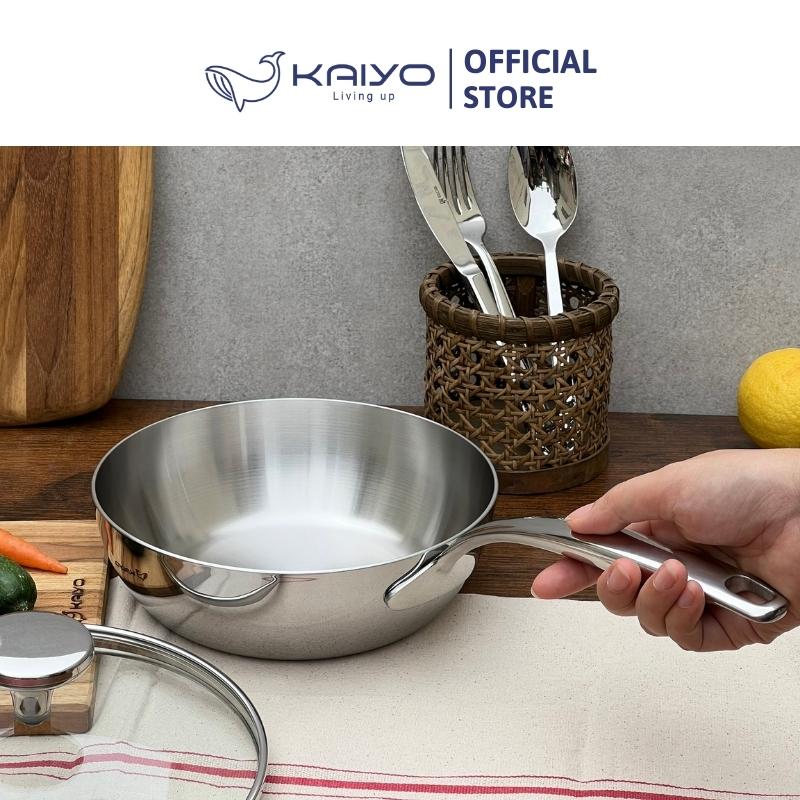 Chảo đúc inox sâu lòng 3 lớp đáy liền Tri-Ply Kaiyo size 18cm, có vung kính