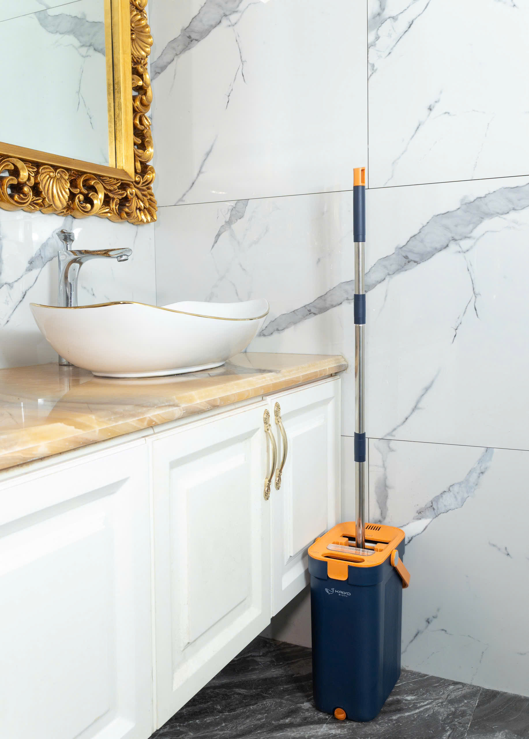 Cây lau nhà chữ nhật tách nước bẩn thông minh Kaiyo, màu xanh navy [mã KMP-8081]