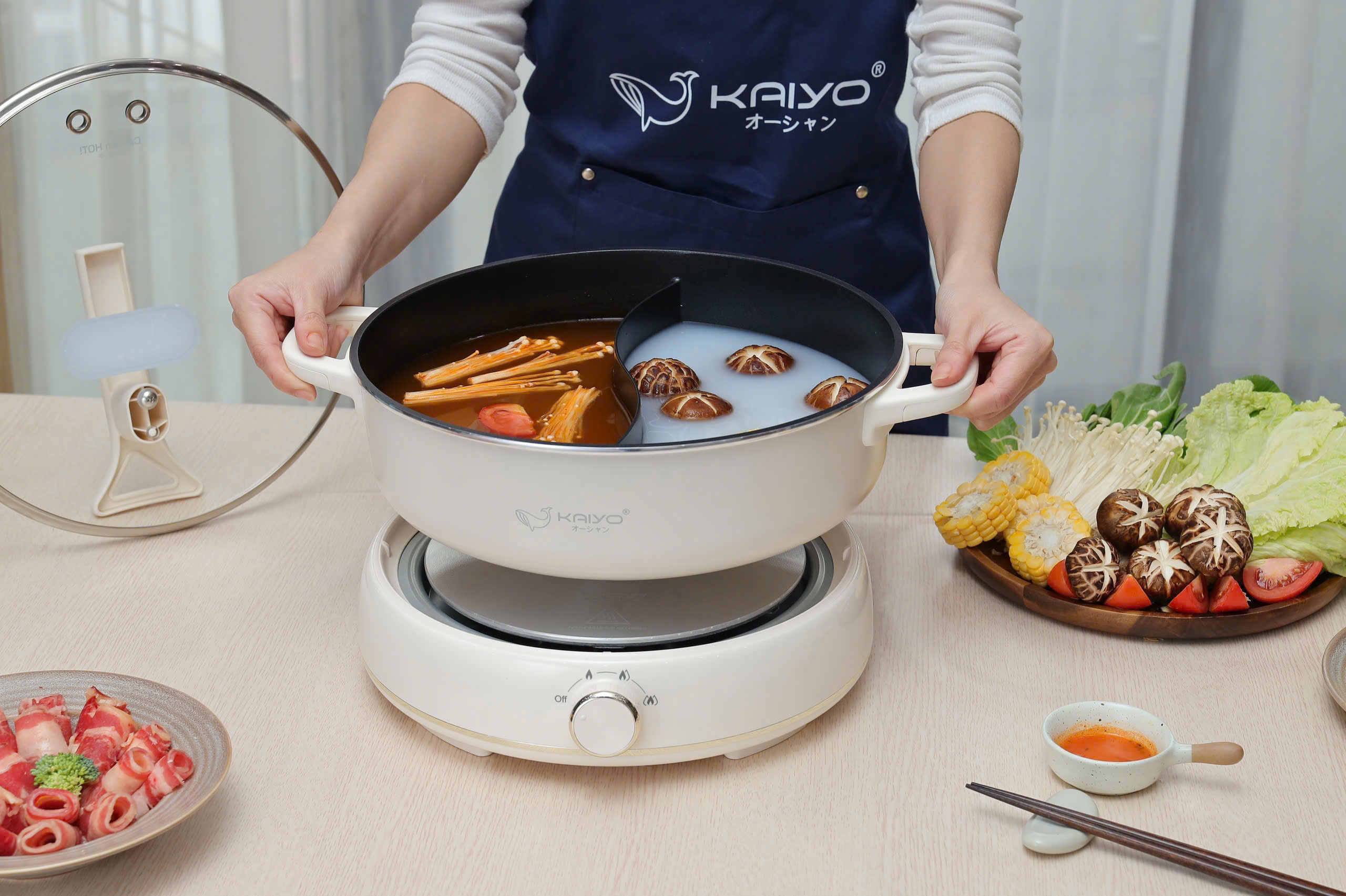 Nồi lẩu điện 2 ngăn Kaiyo, model KHP-064