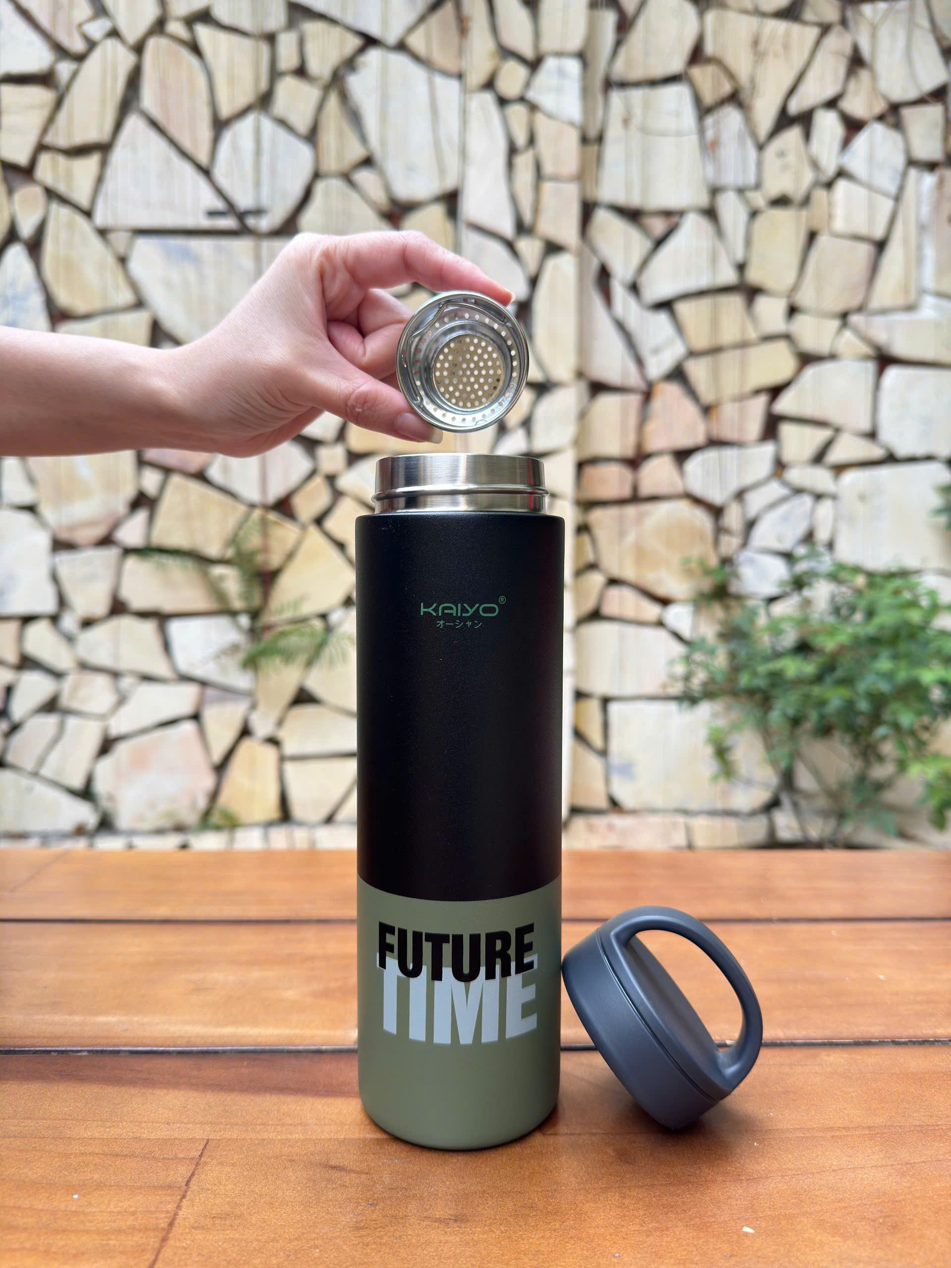 Bình giữ nhiệt hai lớp inox 304 Kaiyo, 700ml, màu đen nhám và xanh olive [KVF-1532]