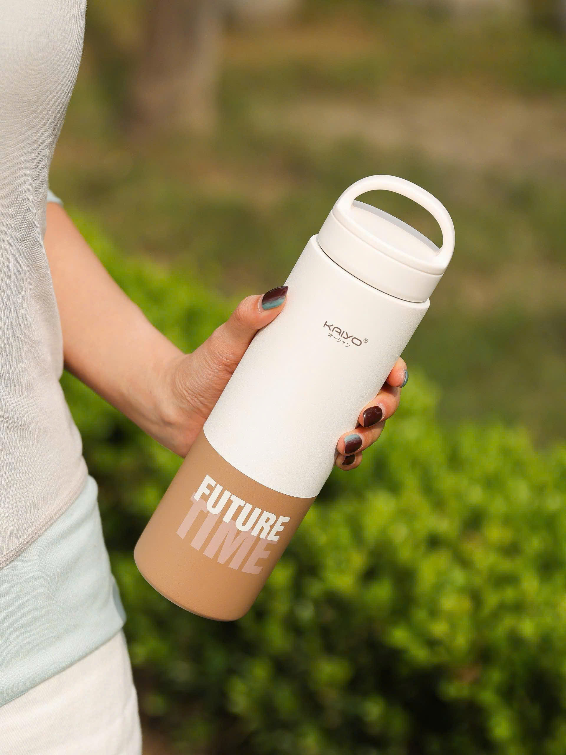 Bình giữ nhiệt hai lớp inox 304 Kaiyo, 700ml, màu kem và nâu nhạt [KVF-6933]