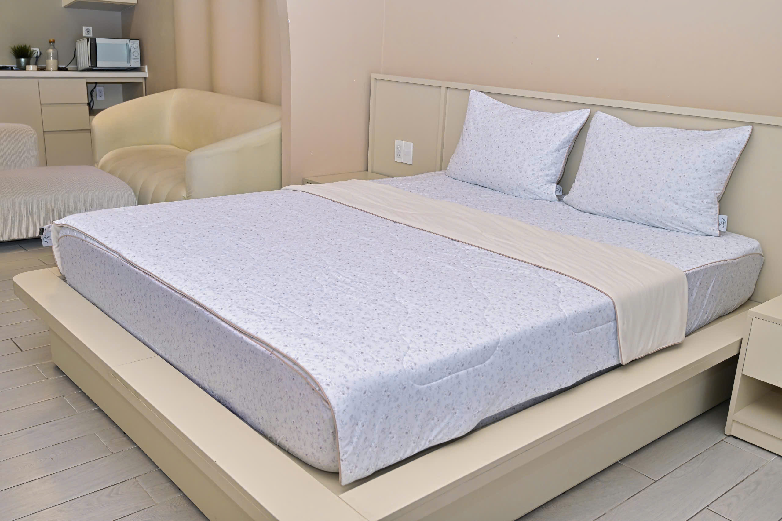 Chăn lạnh Kaiyo, kích thước 1m8*2m, họa tiết hoa nền ghi [KCB-9446]