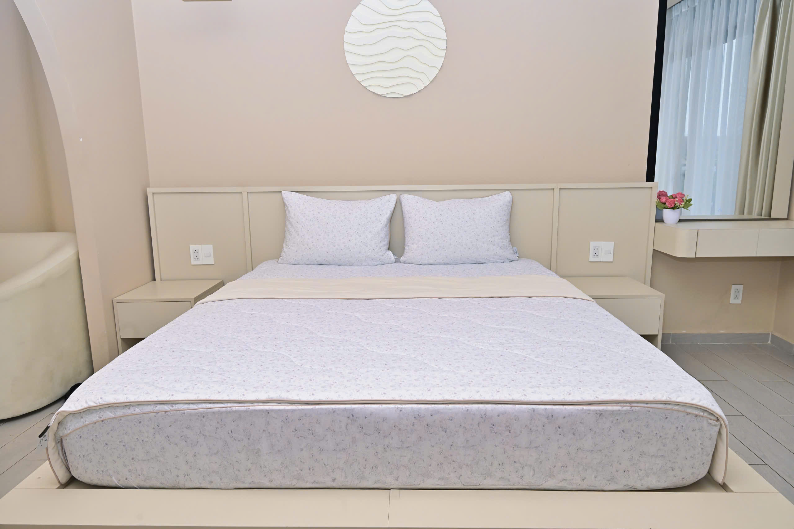 Chăn lạnh Kaiyo, kích thước 1m8*2m, họa tiết hoa nền ghi [KCB-9446]