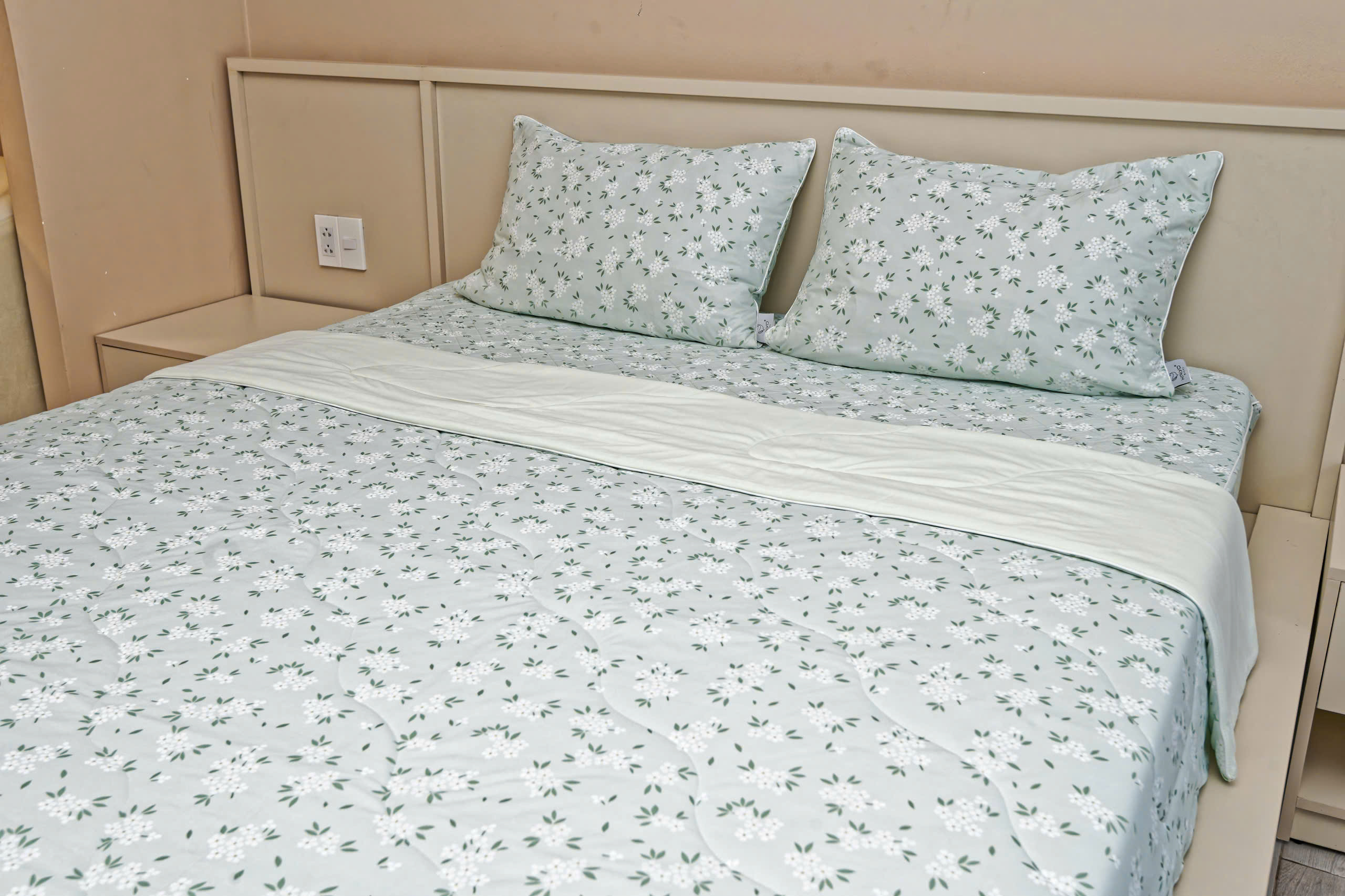 Ga lạnh Kaiyo, kích thước 1m8*2m, họa tiết hoa nền xanh [KMP-9514]