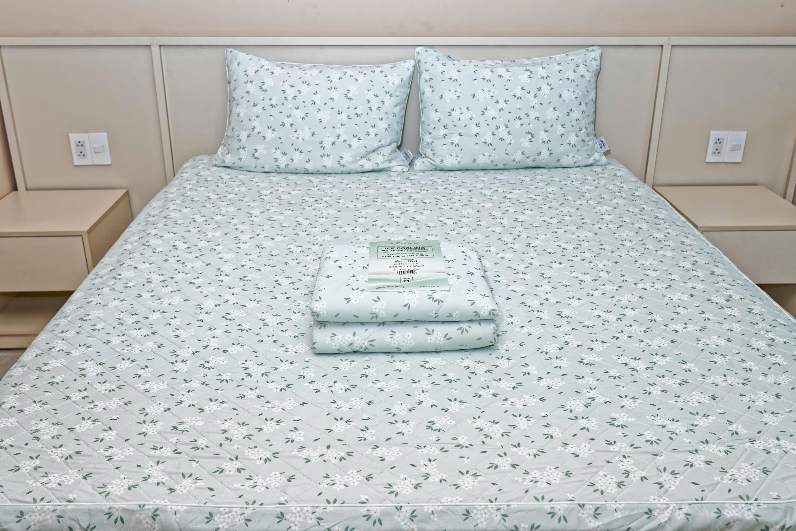 Chăn lạnh Kaiyo, kích thước 2m*2m2, họa tiết hoa nền xanh [KCB-9477]