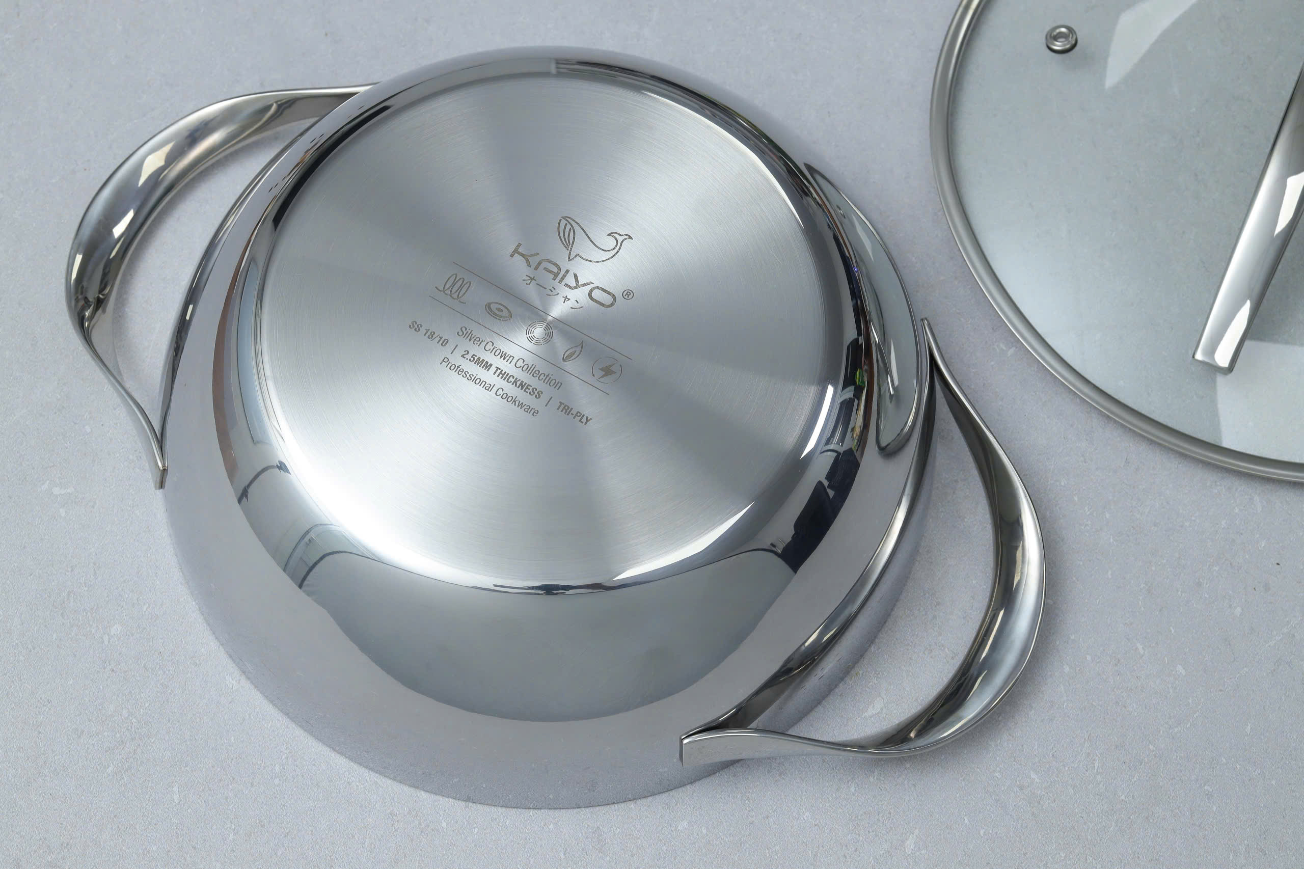 Chảo inox chống dính hoa văn nổi thân đáy liền Kaiyo, sâu lòng, 2 tay cầm, vung kính, size 28cm [KNW-6780]