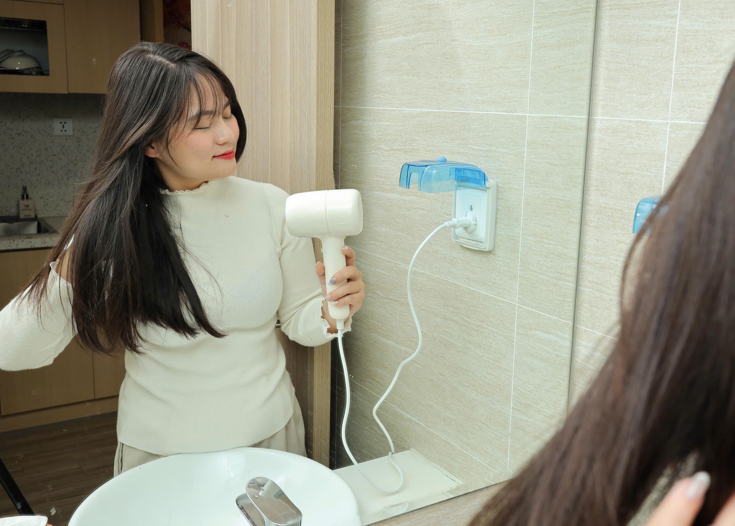 Máy sấy tóc ion âm hai chiều nóng lạnh Kaiyo, model KHD-418, màu ghi kem [mã KHD-4199]