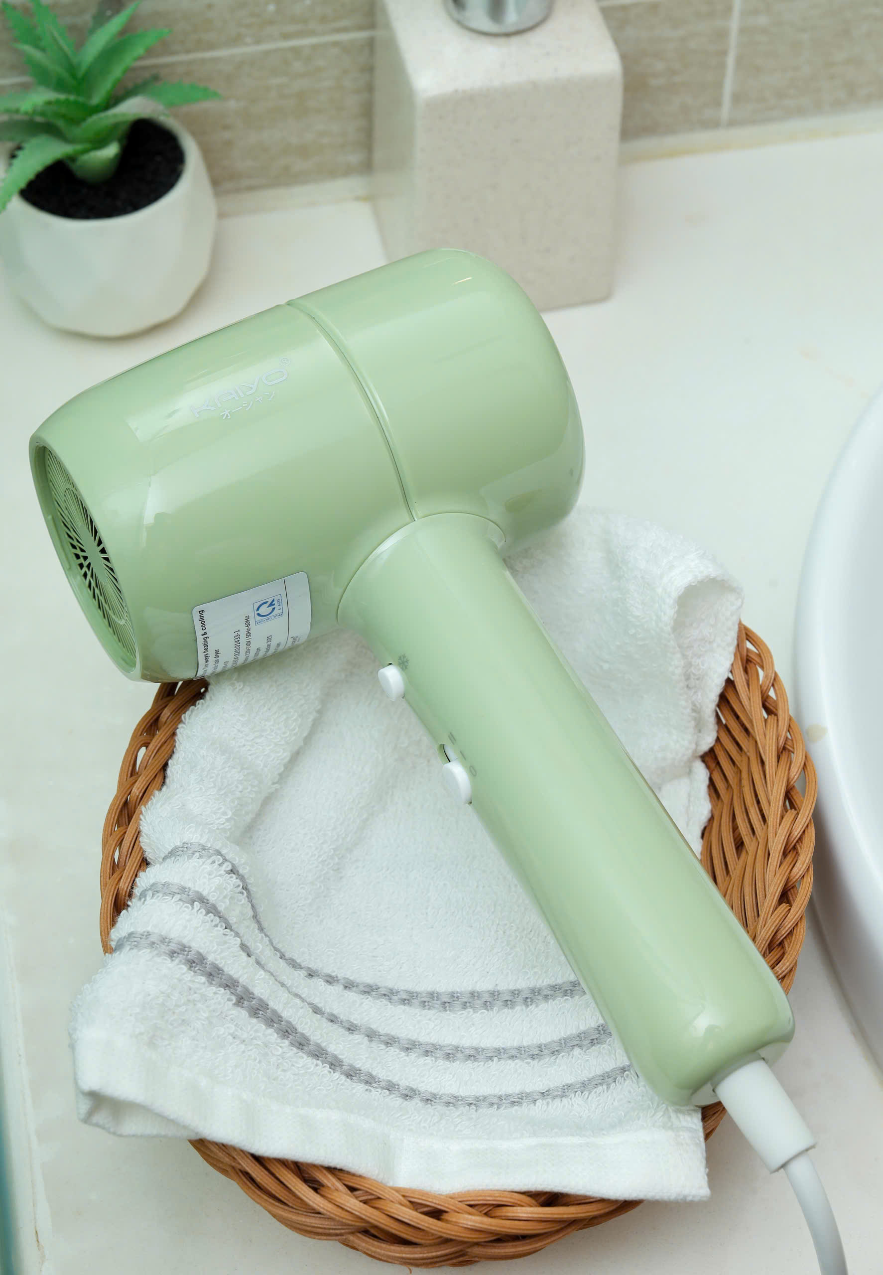 Máy sấy tóc ion âm hai chiều nóng lạnh Kaiyo, model KHD-418, màu xanh mint [mã KHD-4182]
