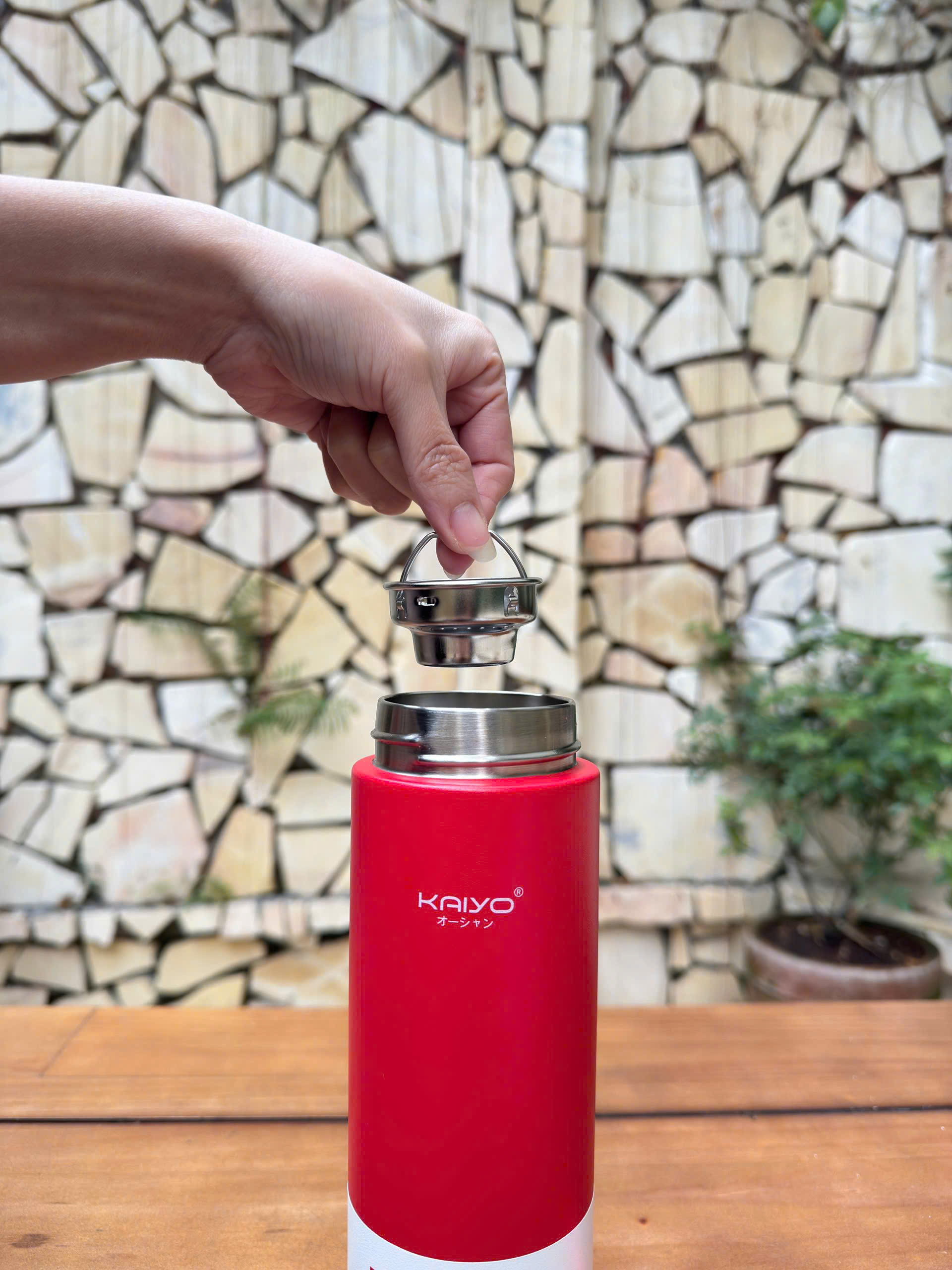 Bình giữ nhiệt hai lớp inox 304 Kaiyo, 700ml, màu đỏ và trắng [KVF-6940]