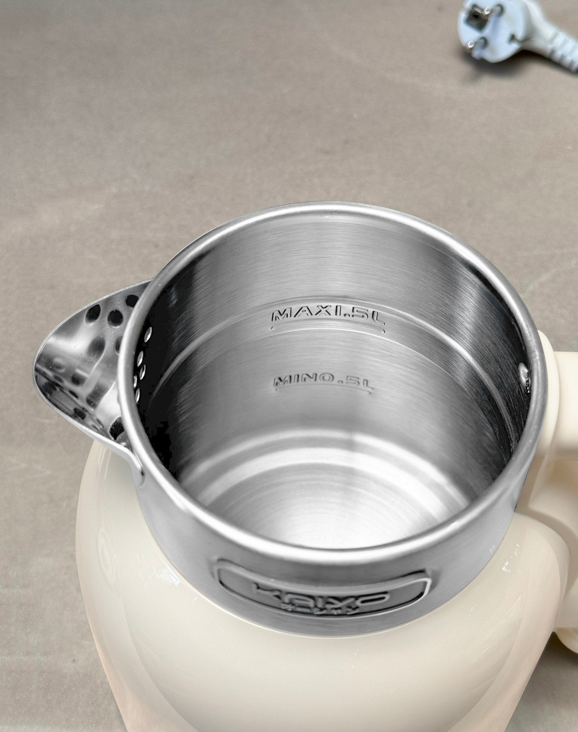Ấm siêu tốc 2 lớp Cool touch Kaiyo 1.5L (Trắng Kem)
