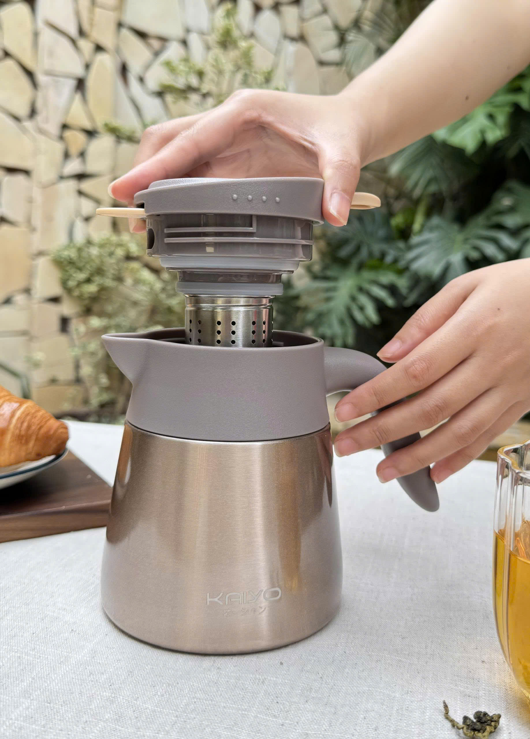 Bình giữ nhiệt 2 lớp có lõi lọc trà inox Kaiyo 500ml- Màu vàng đồng