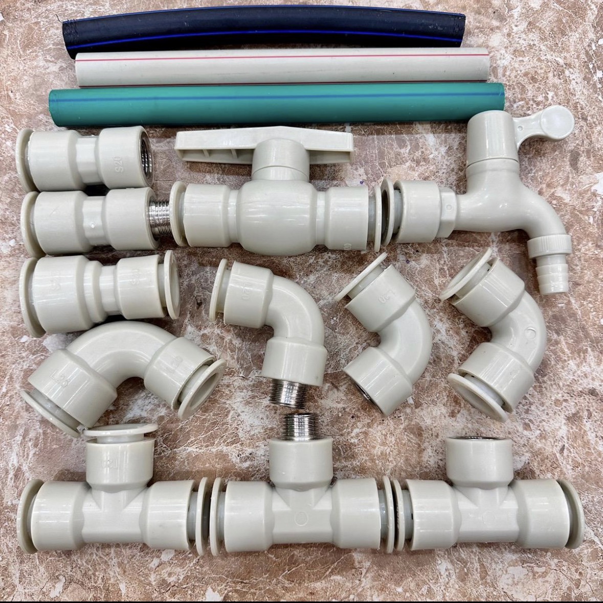 Hỗ Trợ Phụ Kiện Ngành Nước Để Sửa Chữa Nhà Cửa - Khắc Phục Hậu Quả Các Tỉnh Bị Mưa Lớn, Ngập Lụt, Lũ Quét, Sạt Lở Đất Sau Bão Số 3