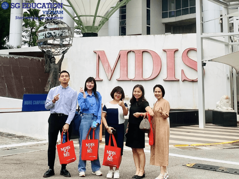 học viện MDIS