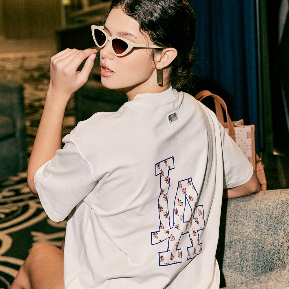 Bấm vào để xem thư viện ảnh Áo Thun MLB Classic Monogram Big Logo Short Sleeve LA Dodgers Ivory