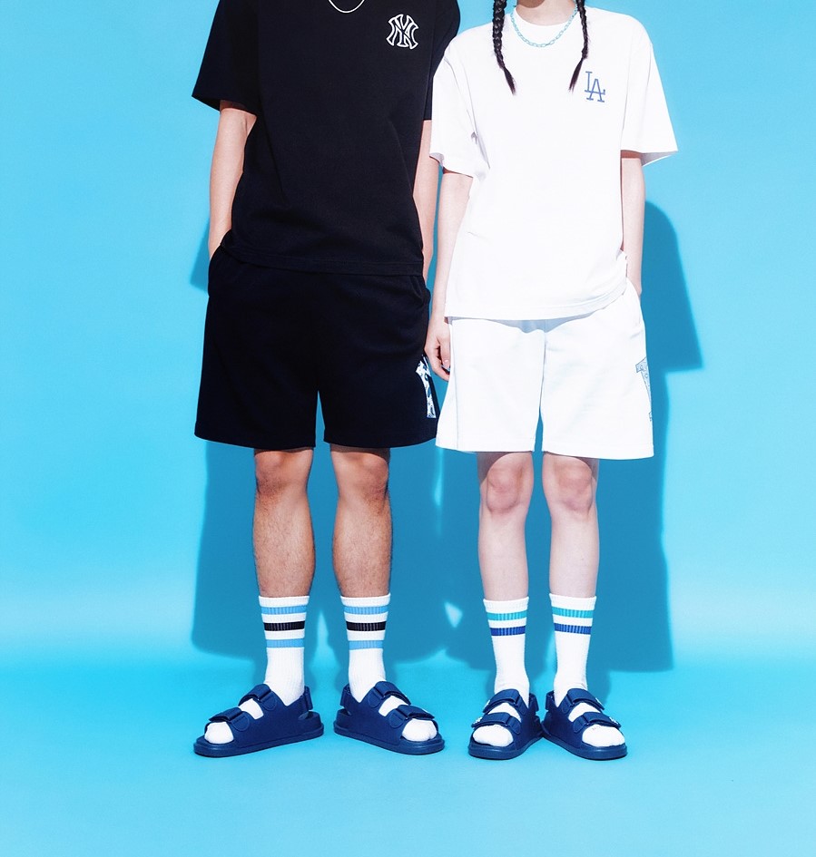 Bấm vào để xem thư viện ảnh Sandals MLB Chunky New York Yankees Blue