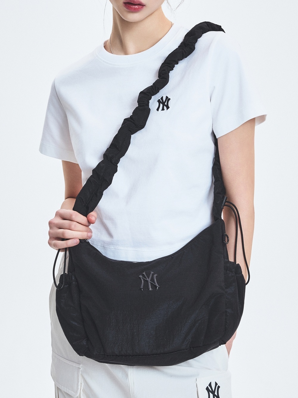 Túi MLB Basic Athleisure Hobo Bag Black 3ABQA015N 50BKS