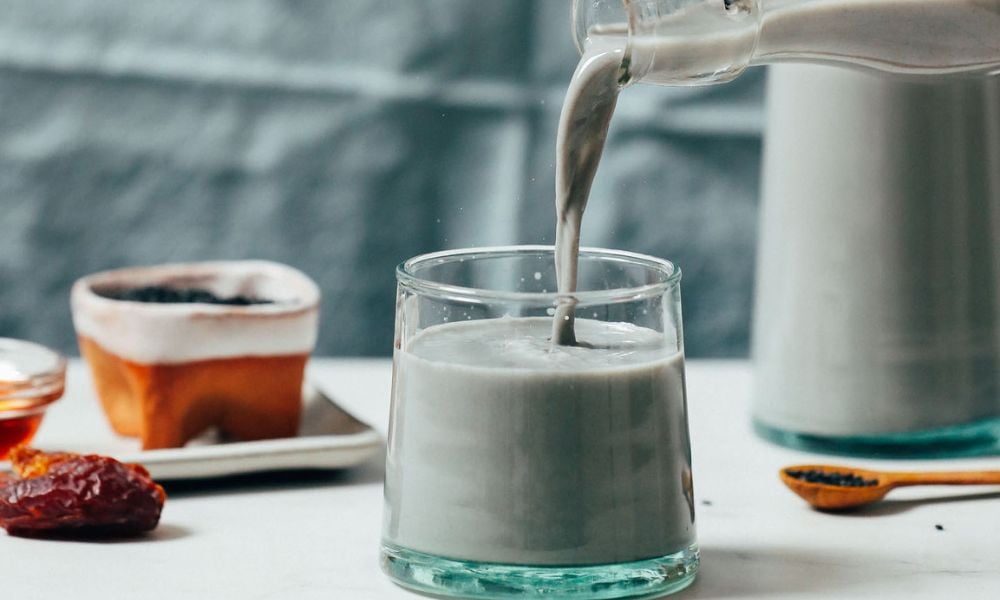 Hạt Mè Đen và Các Món Ăn Dưỡng Khí Huyết, Bổ Tóc – Bí Quyết Dưỡng Nhan Từ Thiên Nhiên