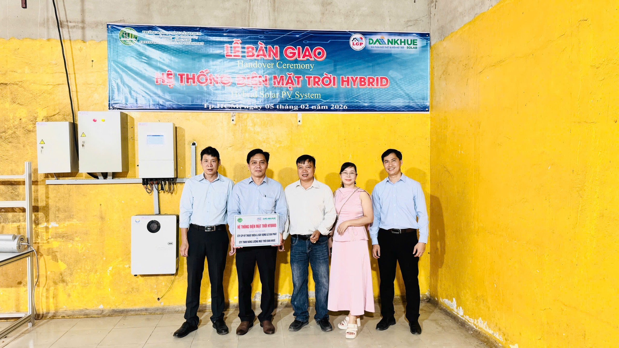 LÊ GIA PHÁT TỔ CHỨC LỄ BÀN GIAO HỆ THỐNG ĐIỆN MẶT TRỜI & KÝ KẾT HỢP TÁC VỚI ĐẠI HỌC NÔNG LÂM
