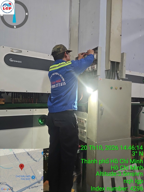 LÊ GIA PHÁT BẢO TRÌ ĐỊNH KỲ HỆ THỐNG ĐIỆN MẶT TRỜI ÁP MÁI NHÀ XƯỞNG: ĐẦU NỐI MC4 XUỐNG CẤP