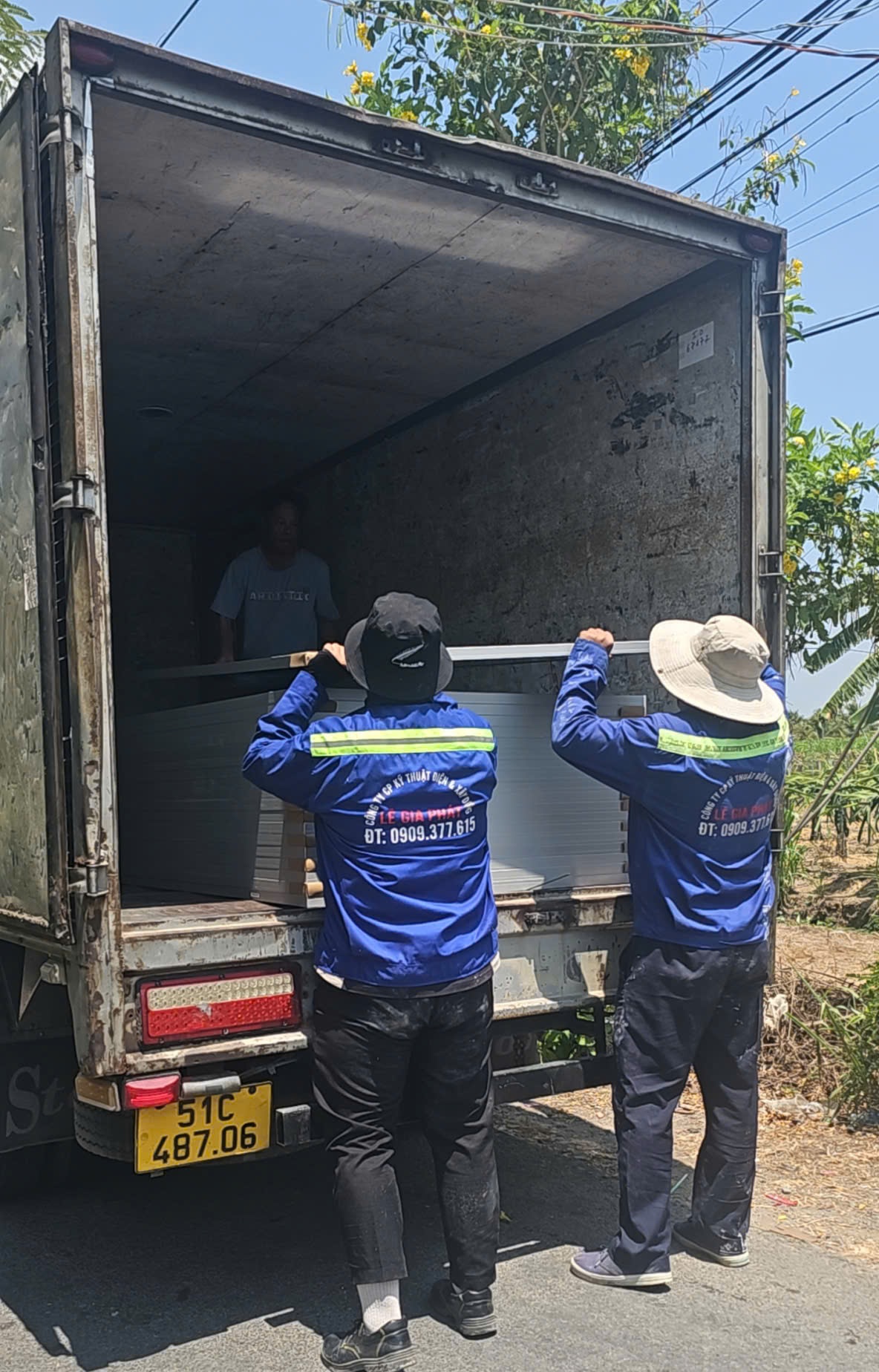 LÊ GIA PHÁT THI CÔNG LẮP ĐẶT ĐIỆN MẶT TRỜI DỰ ÁN NHÀ DÂN TẠI CHỢ GẠO - TIỀN GIANG