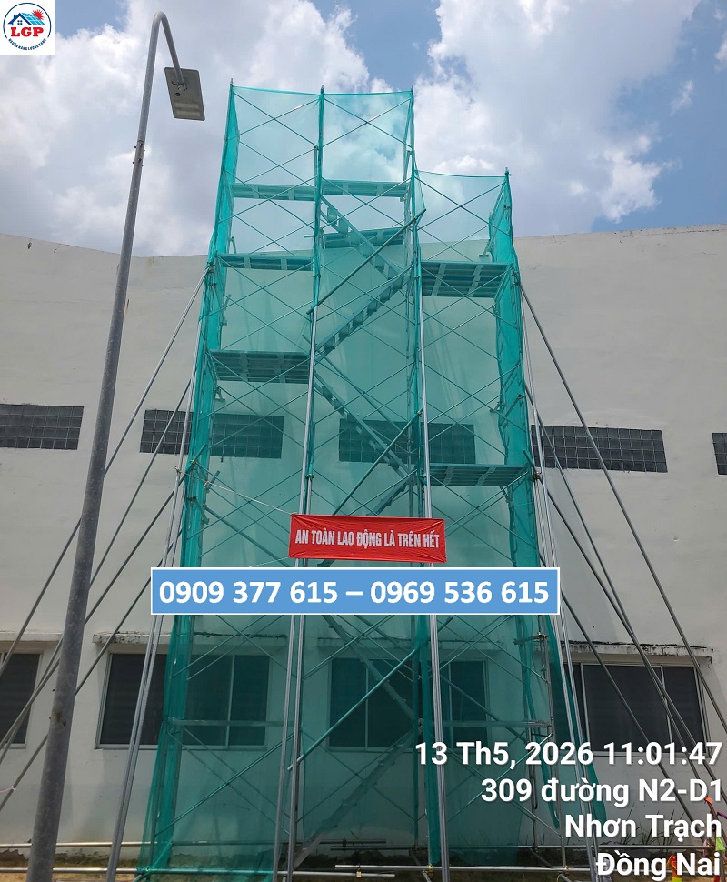 NGÀY MỚI CÙNG LÊ GIA PHÁT TẠI CÔNG TRÌNH LẮP MỚI HỆ THỐNG ĐIỆN MẶT TRỜI 1.2 MKW