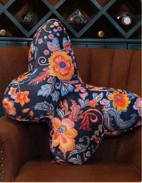 Gối Tựa Butterfly Magrace