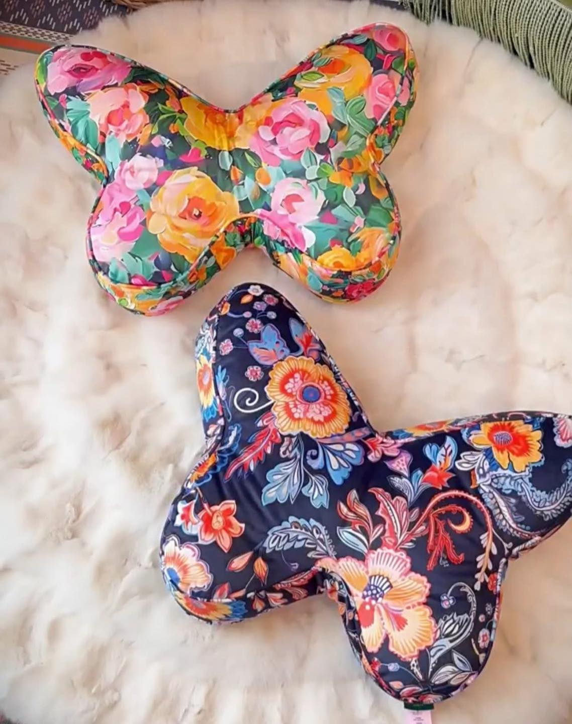 Gối Tựa Butterfly Magrace