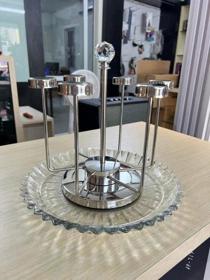 Giá úp cốc đế xoay