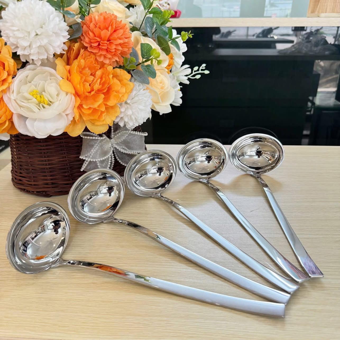 Muôi Canh Zwilling 30cm – Sang Trọng & Tiện Lợi