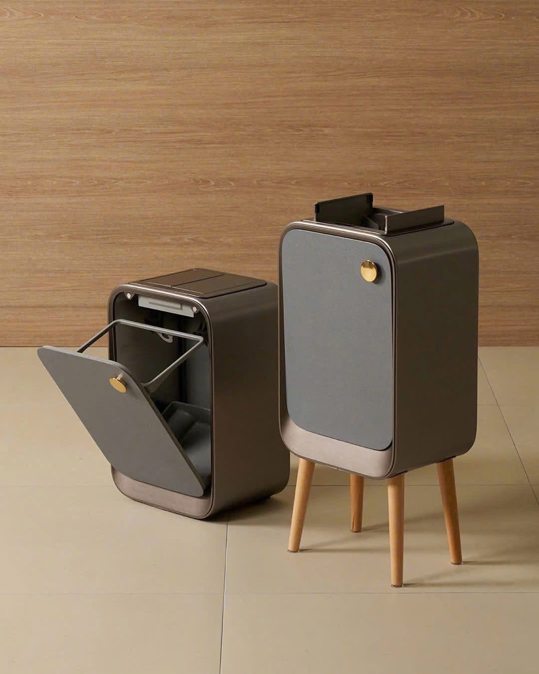 Thùng Rác Cảm Biến Mở 2 Cánh - Chân Gỗ Cao