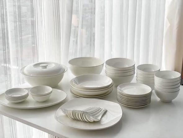 Set bát sứ Imperial 50 món viền mép chỉ bạc