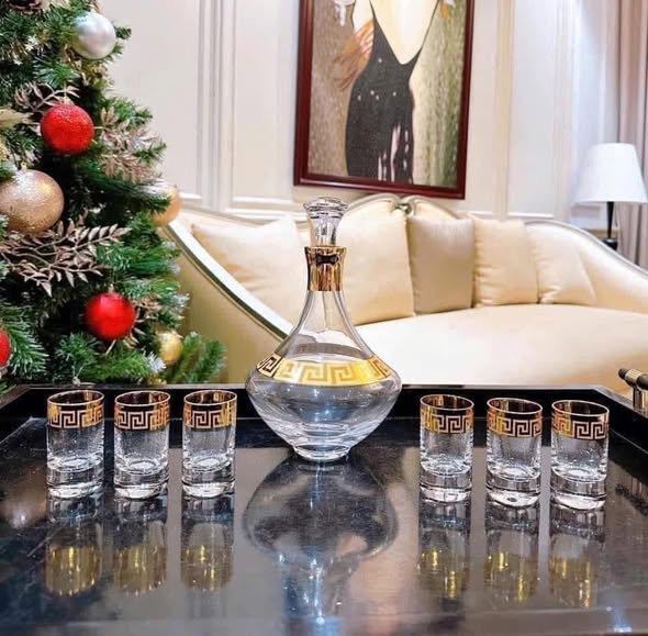 Bộ Bình Rượu Pha Lê Mạ Vàng 24K (1 bình 500ml + 6 ly 45ml)