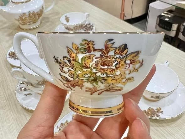 Bộ ấm - chén trà sứ xương châu Âu Imperial hoa cúc