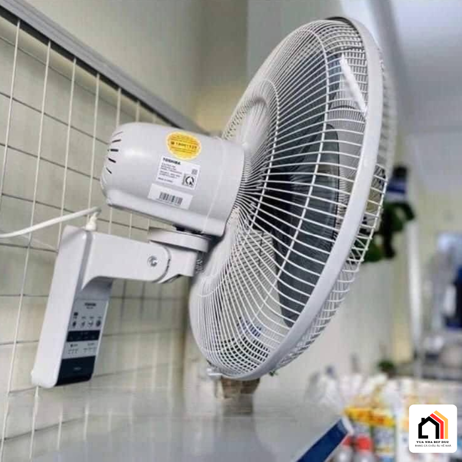 Quạt Treo Tường Toshiba F-WSA20 tại Vua Nhà Bếp Đức 05