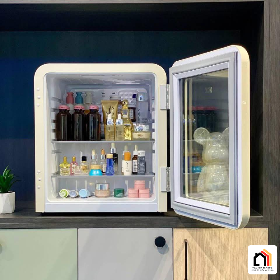 TỦ LẠNH MỸ PHẨM & ĐỒ UỐNG HCK 48L TẠI VUA NHÀ BẾP ĐỨC 03