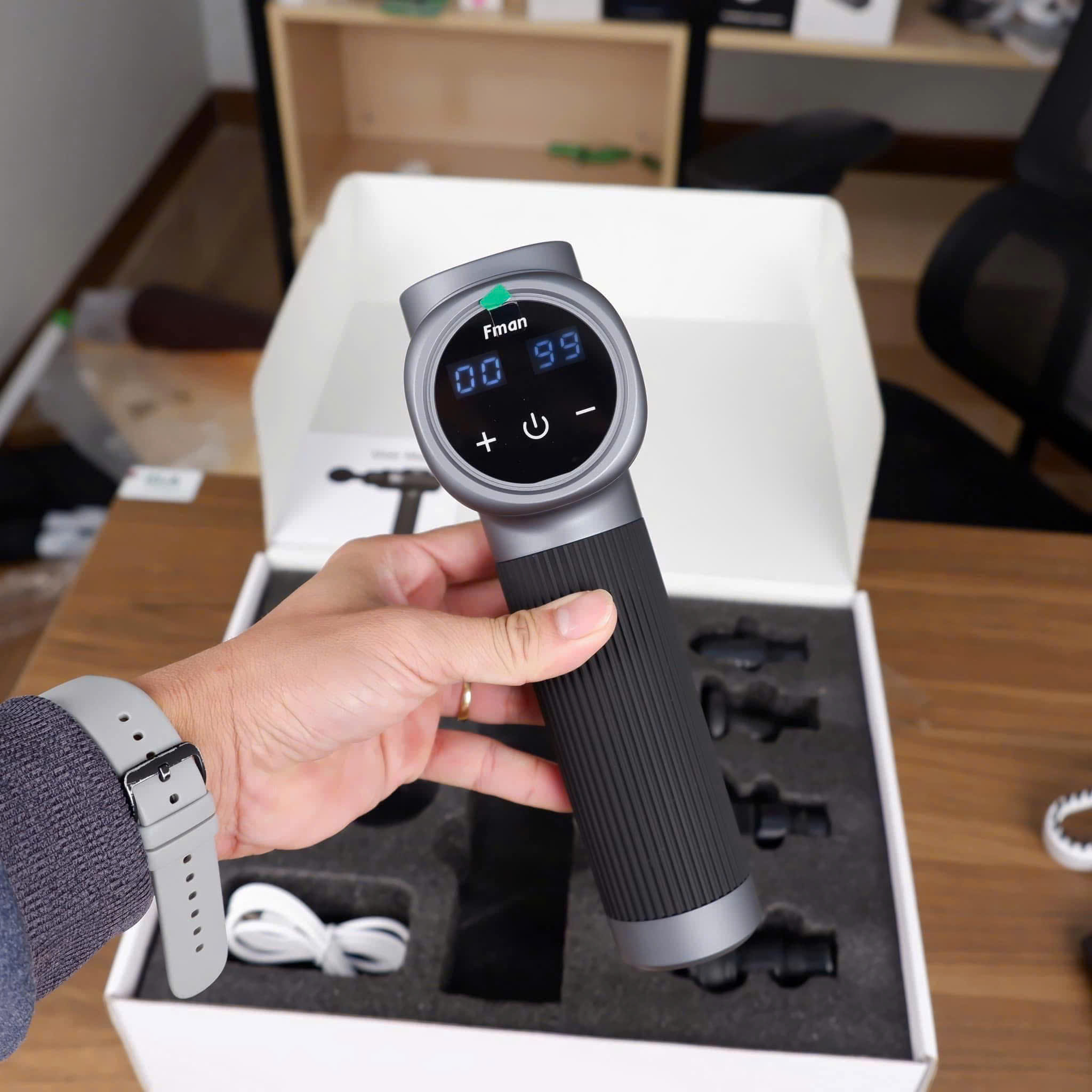 Súng Massage cầm tay Fman M1