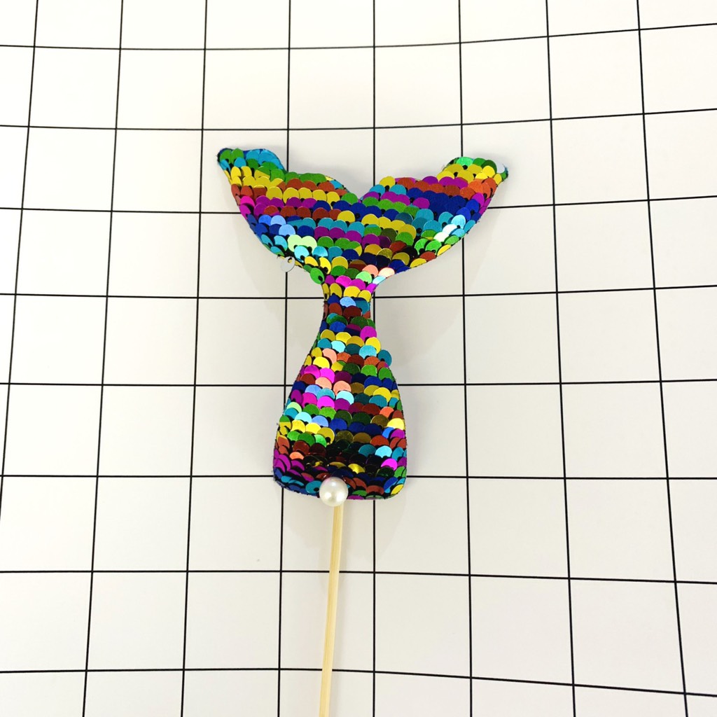 หลากสีหางปลาสีแดง