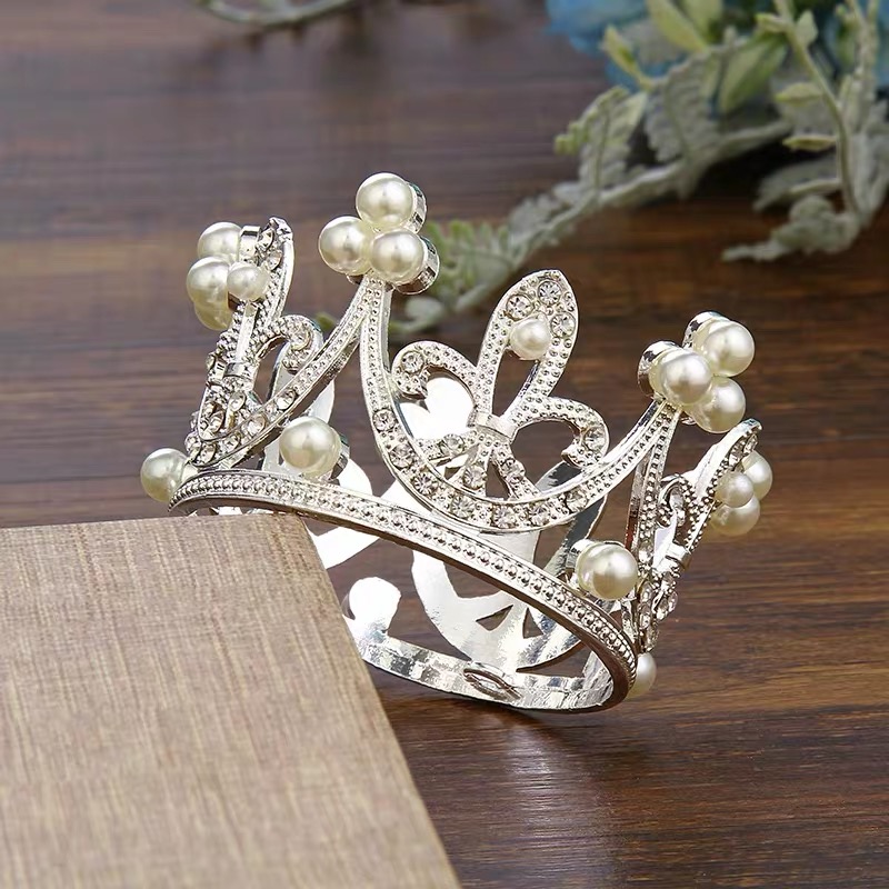 มงกุฎพลาสติกกลมเล็ก (สีเงิน)