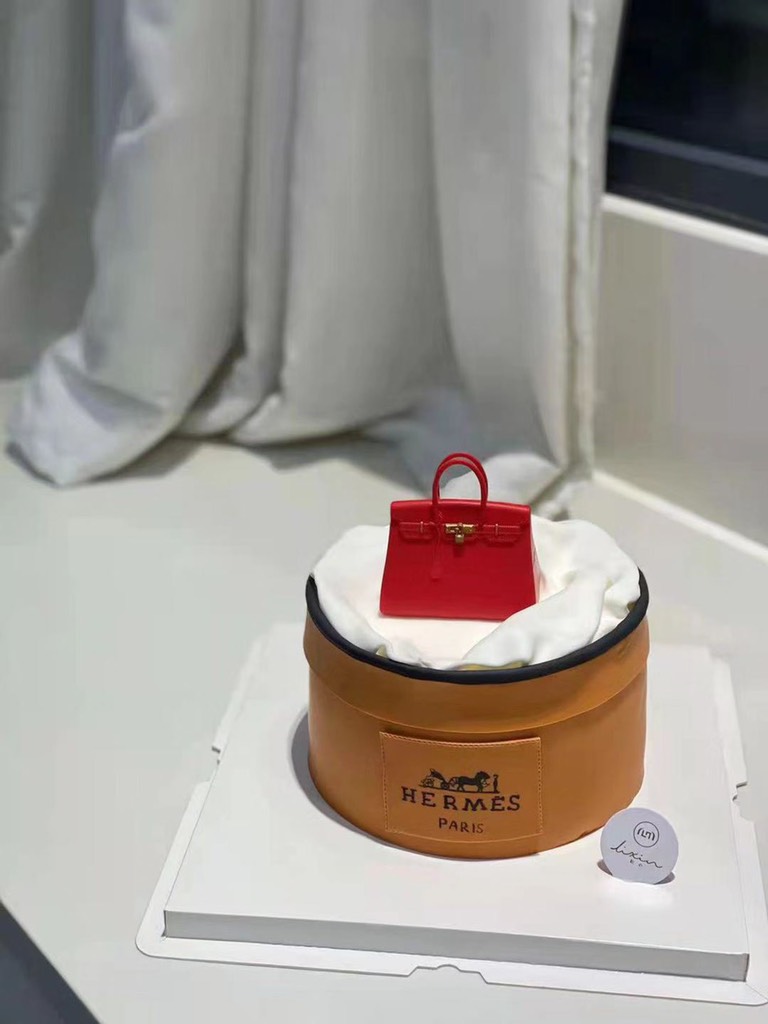 กระเป๋า Hermes - สีแดง