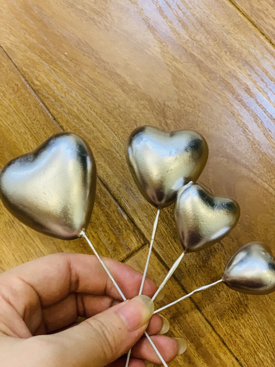 หัวใจพลาสติกชุดใหญ่และเล็ก 4 ชิ้น - สีเงิน