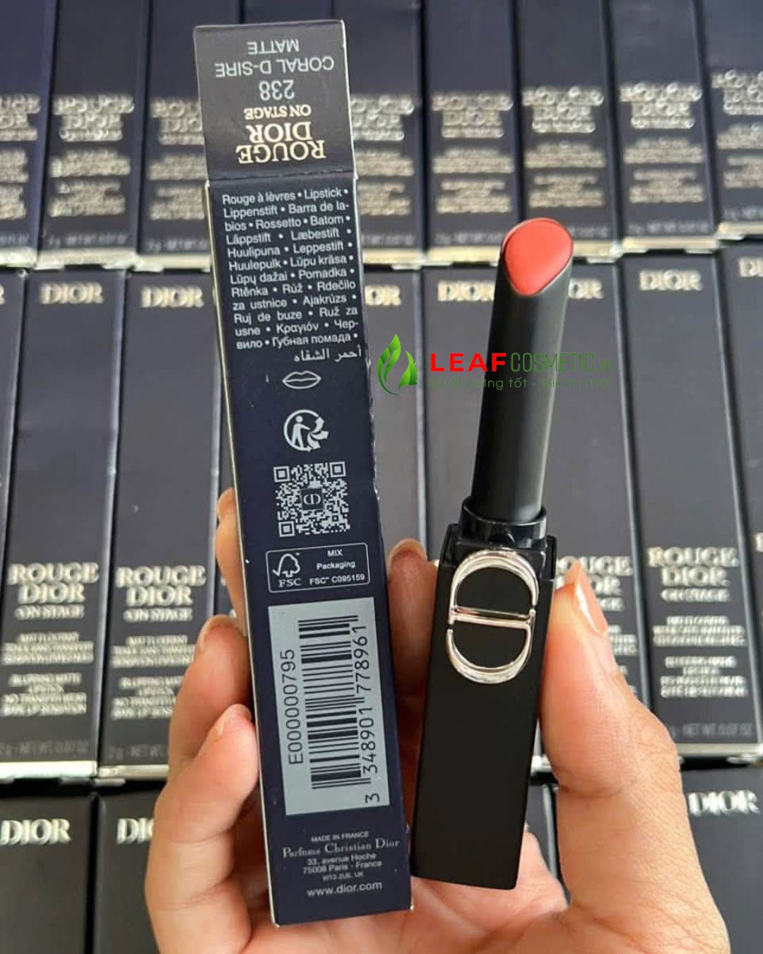 Thiết kế thân dài của son Dior Rouge Dior On Stage 238