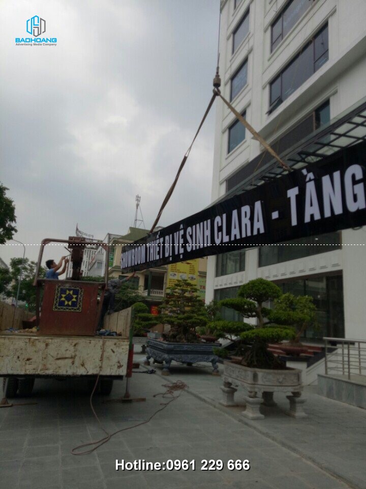 Làm biển trên nóc nhà